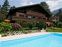 Geniessen Sie den Sommer im Hotel Schönbrunn mit hauseigenem Pool